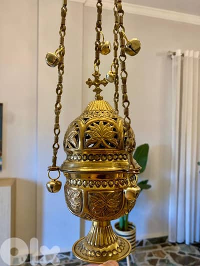 مبخرة نحاس كنيسية