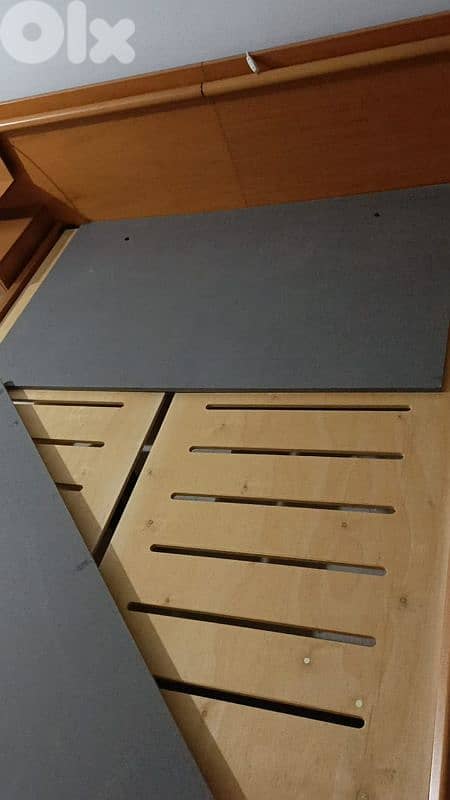 تخت مجوز مع فرش وكومندين2 1