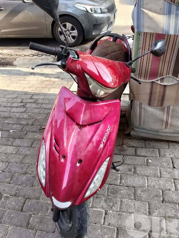 موتسيك للبيع V150 نضيف معو وراق موجود بعاليه 1