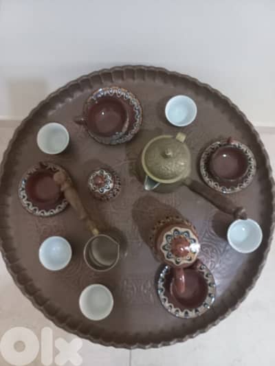 صدر نحاس قطرو ٥٥ سنتم مع ركيزتو و اغراضو عمرن ٩٥ سنة