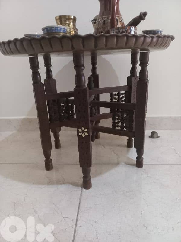 صدر نحاس قطرو ٥٥ سنتم مع ركيزتو و اغراضو عمرن ٩٥ سنة 2