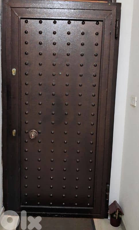 باب حديد.     steel door 0