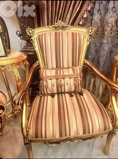 صالون انتيك للبيع ملبس ورق ذهب