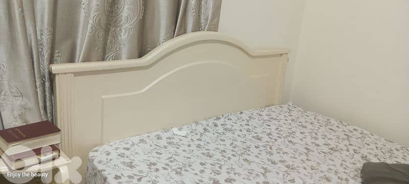 Bedroom  Excellent condition Antique 0