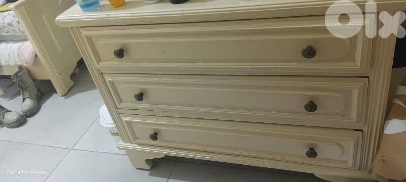 Bedroom  Excellent condition Antique 2