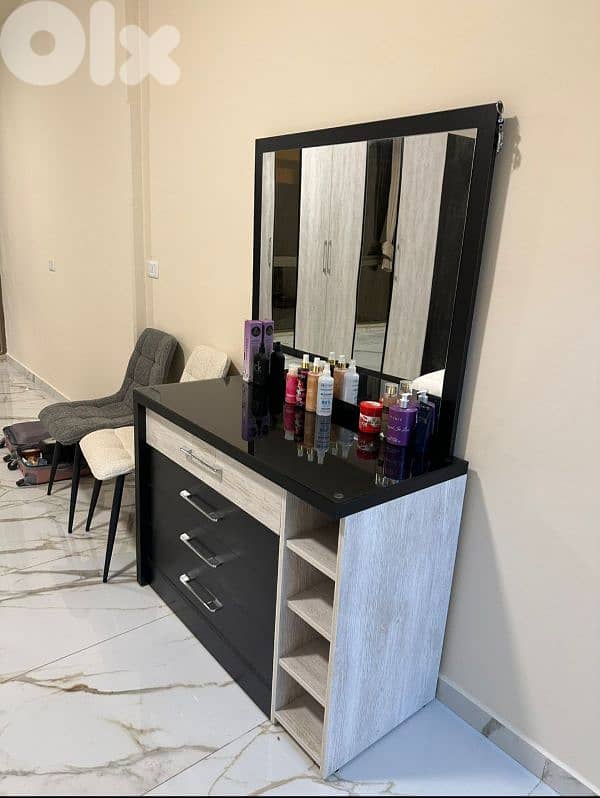 Bed Room for Sale غرفة نوم للبيع 3