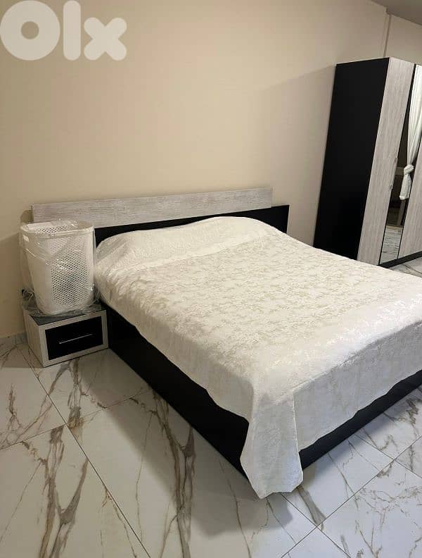 Bed Room for Sale غرفة نوم للبيع 4