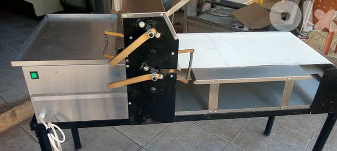 رقاقة وعجانة وعدة مطعم