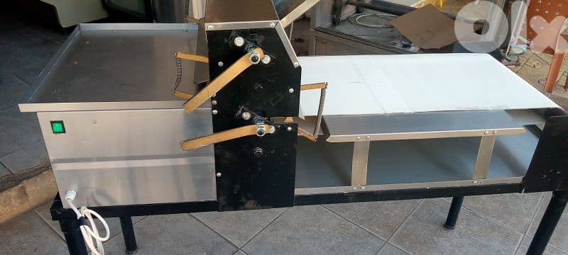 رقاقة وعجانة وعدة مطعم 0