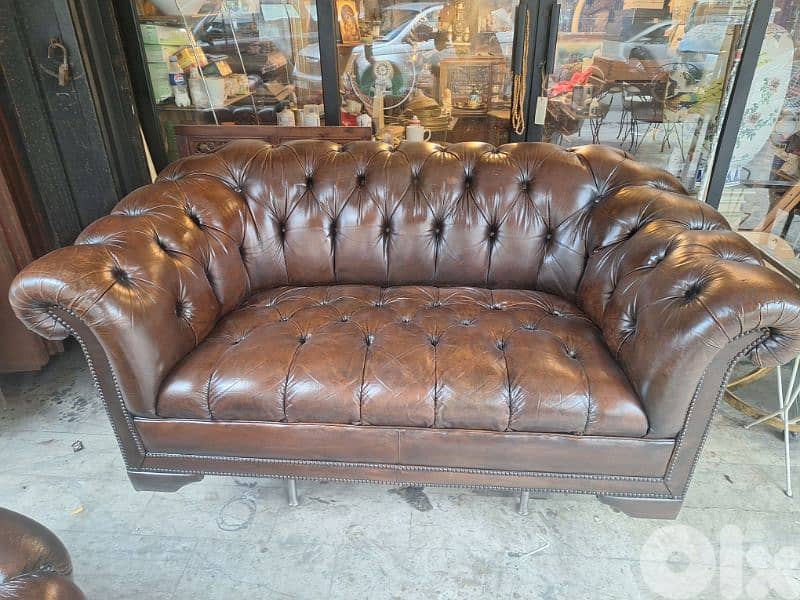 chesterfield sofa two seats vintage original England 1