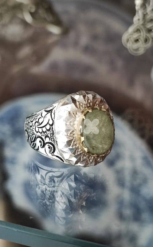 heavy Silver Ring Zumurrud | خاتم فضة ثقيل زمرد 0