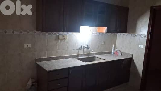 مطبخ كامل خزاين و توب غرانيت و مجلى