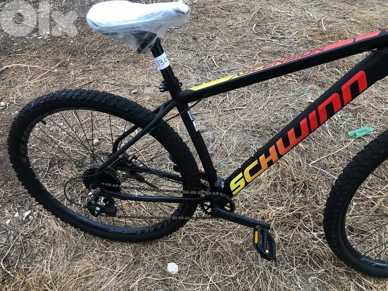 Schwinn Men’s 29” Mountain Bike 9