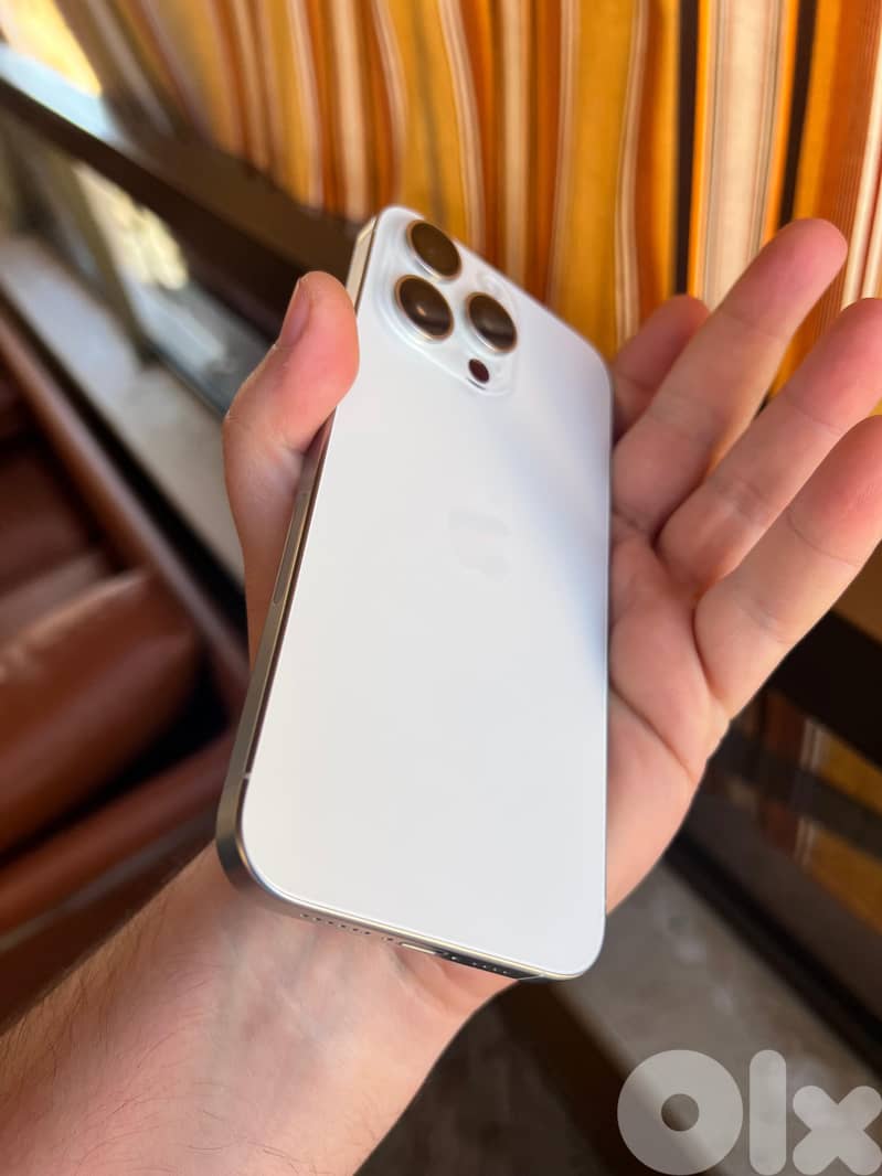 Iphone 15 Pro Max 1TB [LOCKED] 4