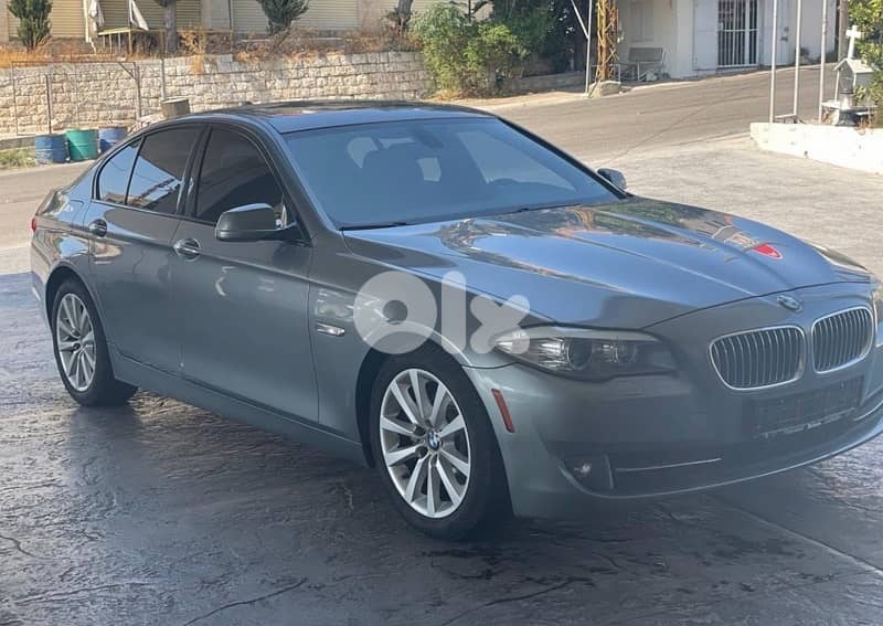 BMW 5-Series 2011 0