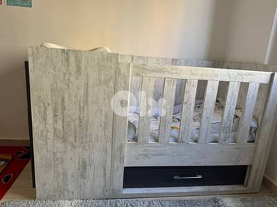 Baby Bed with Storage (with Mattress, Changing Pad & Mosquito Net)