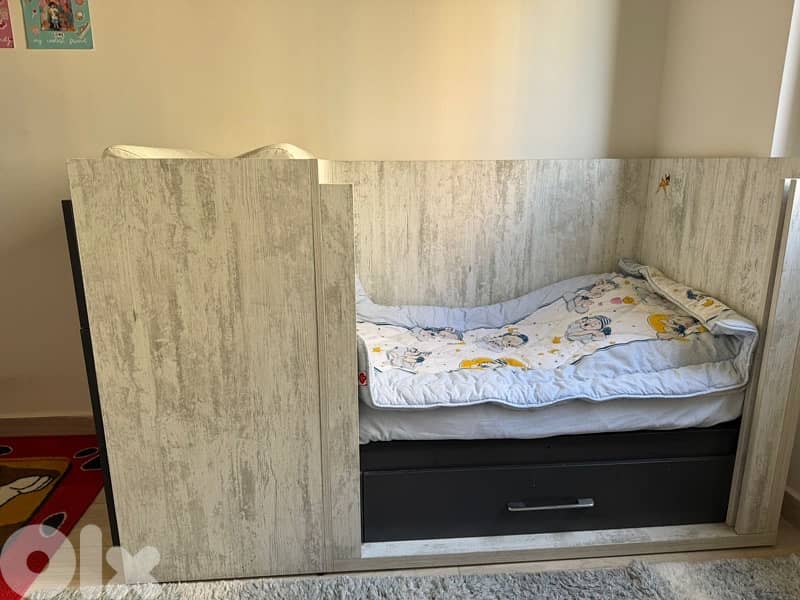 Baby Bed with Storage (with Mattress, Changing Pad & Mosquito Net) 3