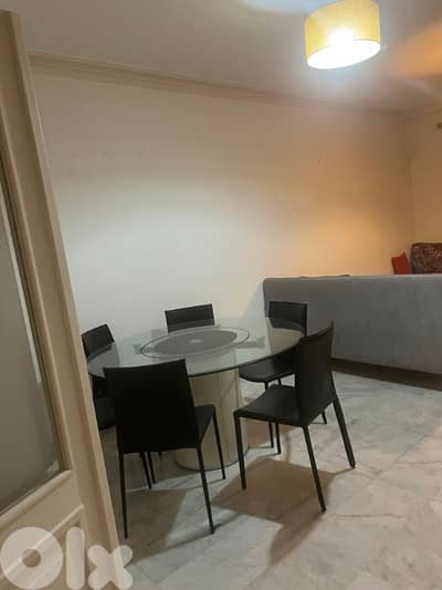 شقة مفروشة للإيجار في عين المريسة