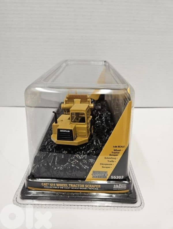 CAT 611 Wheel Tractor Scraper diecast model 1;64 4
