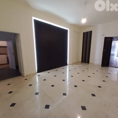 Ground Floor Office in Antelias for rent مكتب في الطابق الأرضي للإيجار