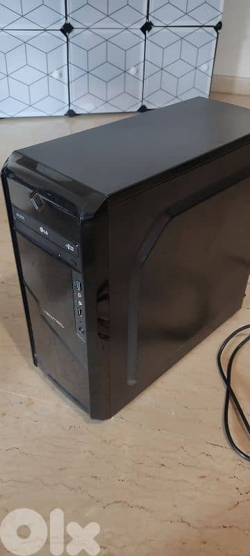 Desktop PC I7-4790 with monitor 1