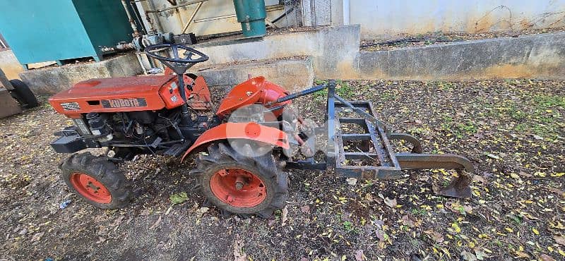 Kubota B6000 - Tractor - تراكتور 3