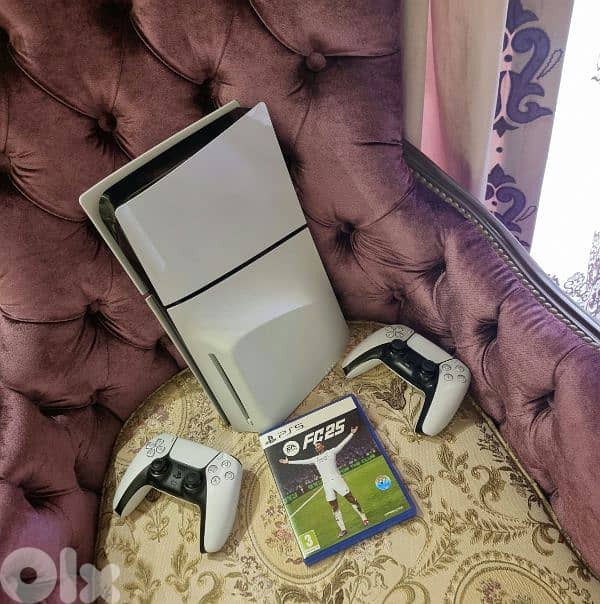 ps5 slim 1 terra + 2 original controllers+ fc 25 0