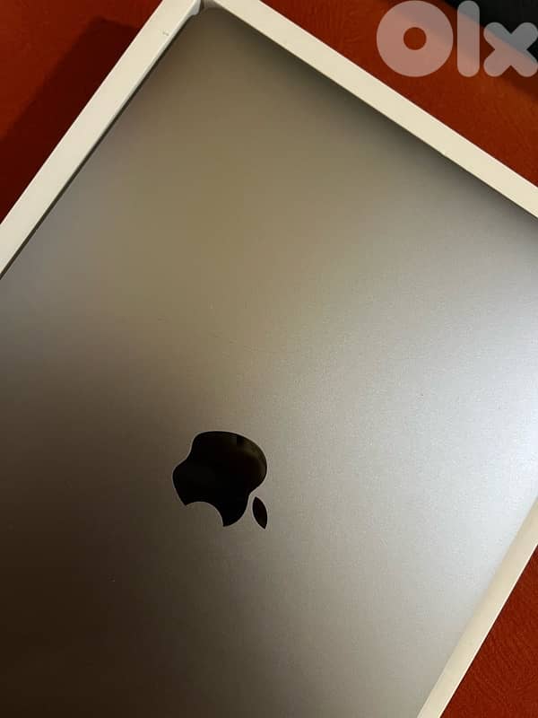 MacBook Pro 2020 512 16 ram 1