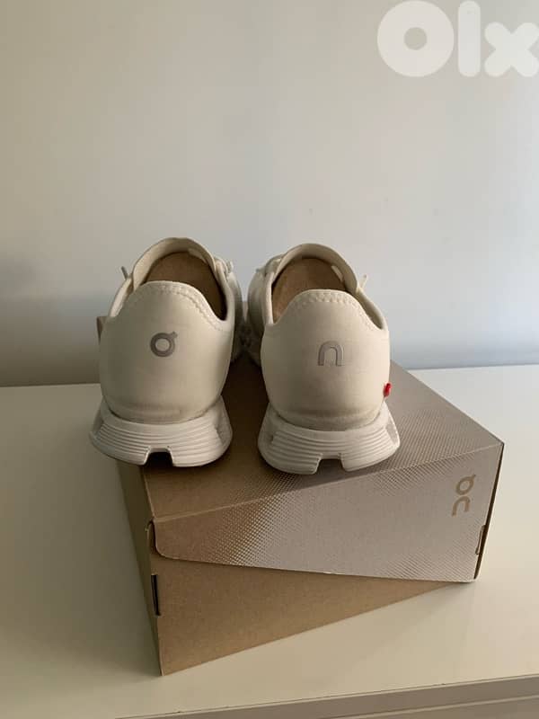 On Cloud 5 Coast Women Lifestyle Shoes size 41 EU 9.5 US - White/White 2