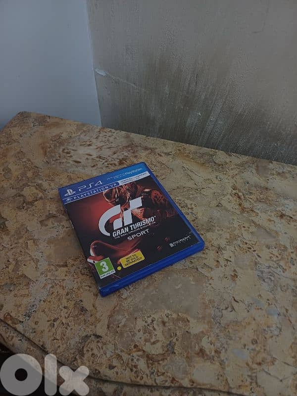 ps4 Slim 1TB+conrols+cd 3