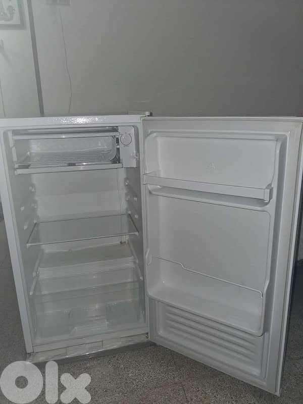 Desk refrigerator  , براد مكتب 2