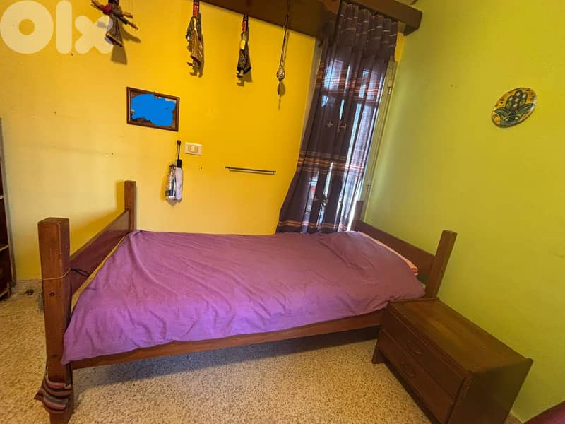 4-Pc Bedroom Set: 2 Single Beds (Sleep Comfort Mattresses), Book 1