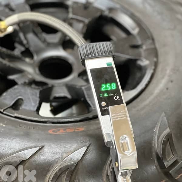 Digital Tire gauge / عداد ضغط الهوا ديجيتال 4