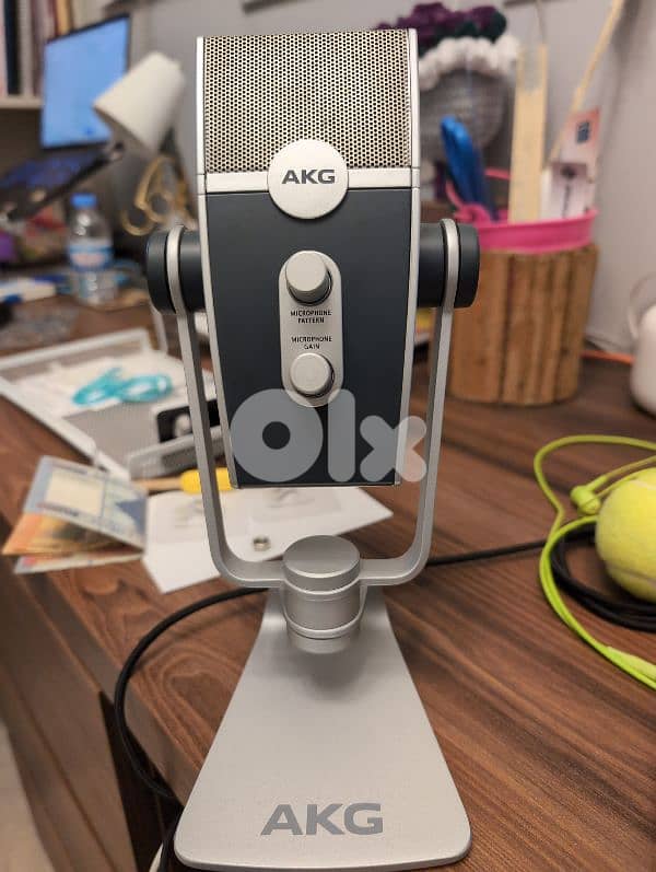 AKG Pro Audio Lyra Ultra-HD USB C Microphone 2