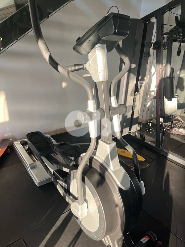 treadmill + eleptical 0