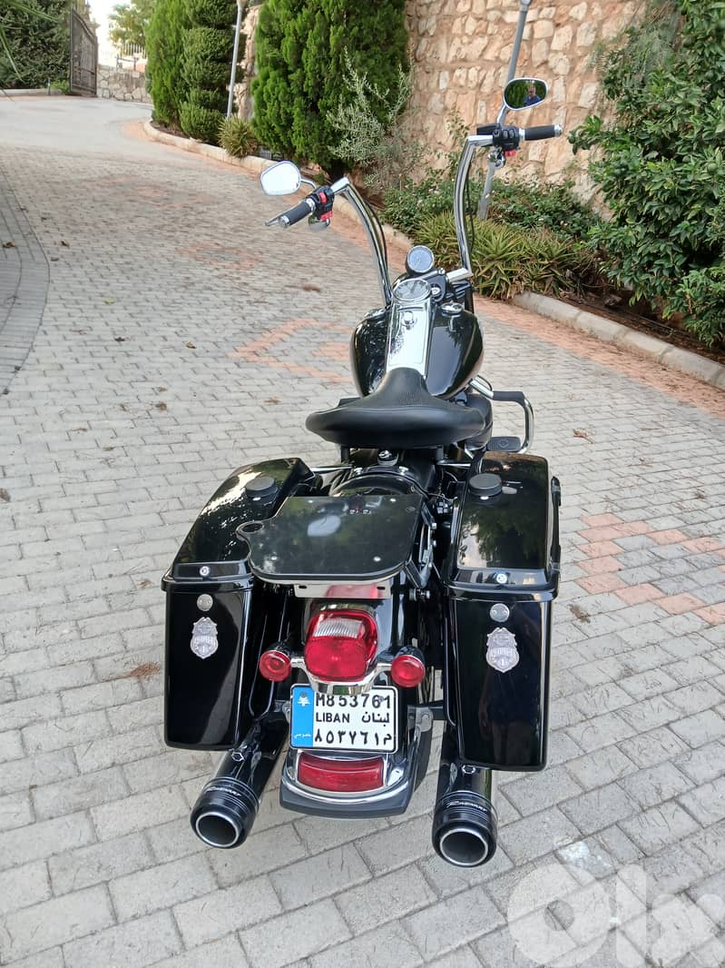 road king police clean title 25000milles 1