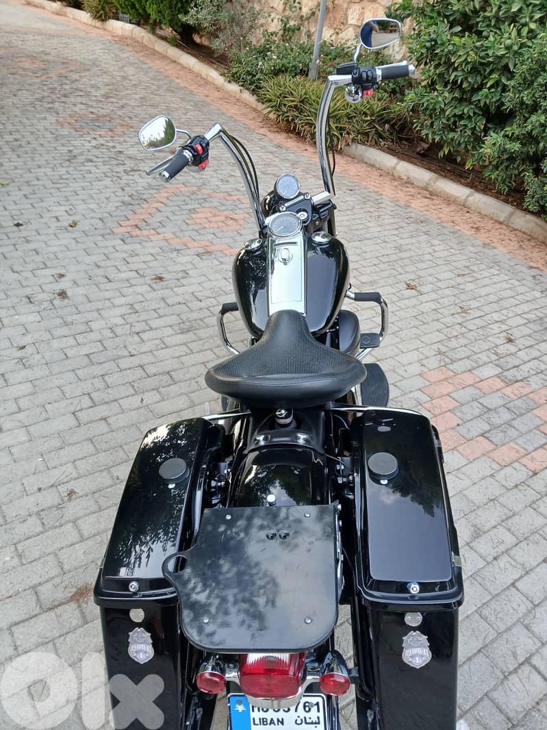 road king police clean title 25000milles 2