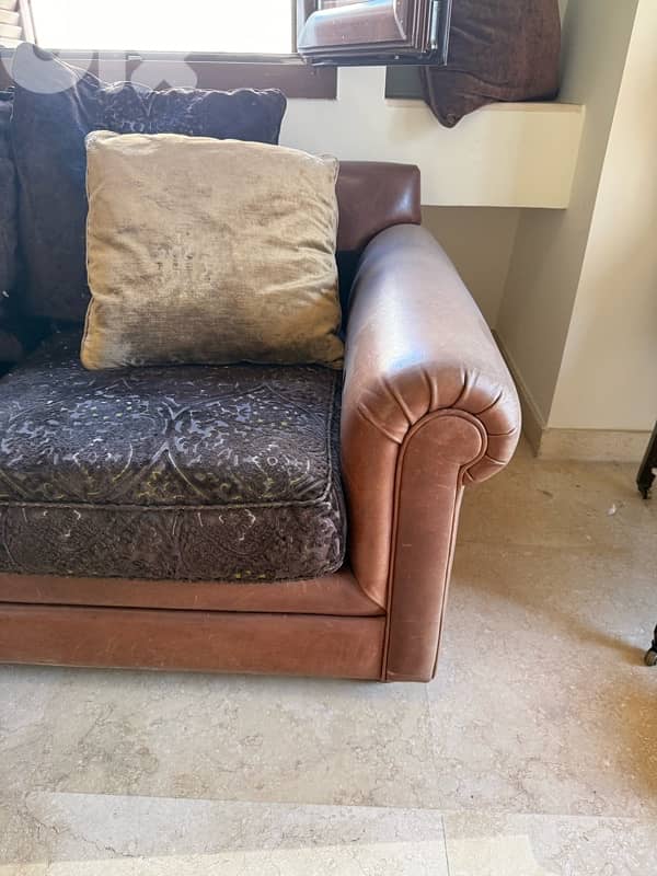 huge brown confortable sofa 3