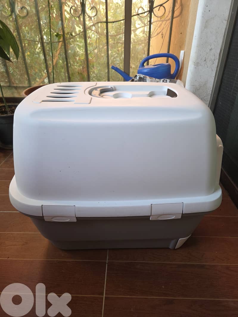 Cat litter box with drawer & litter scoop 1