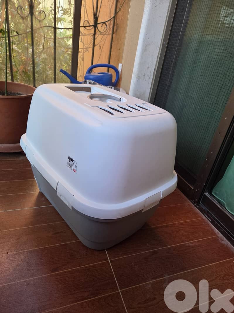 Cat litter box with drawer & litter scoop 2