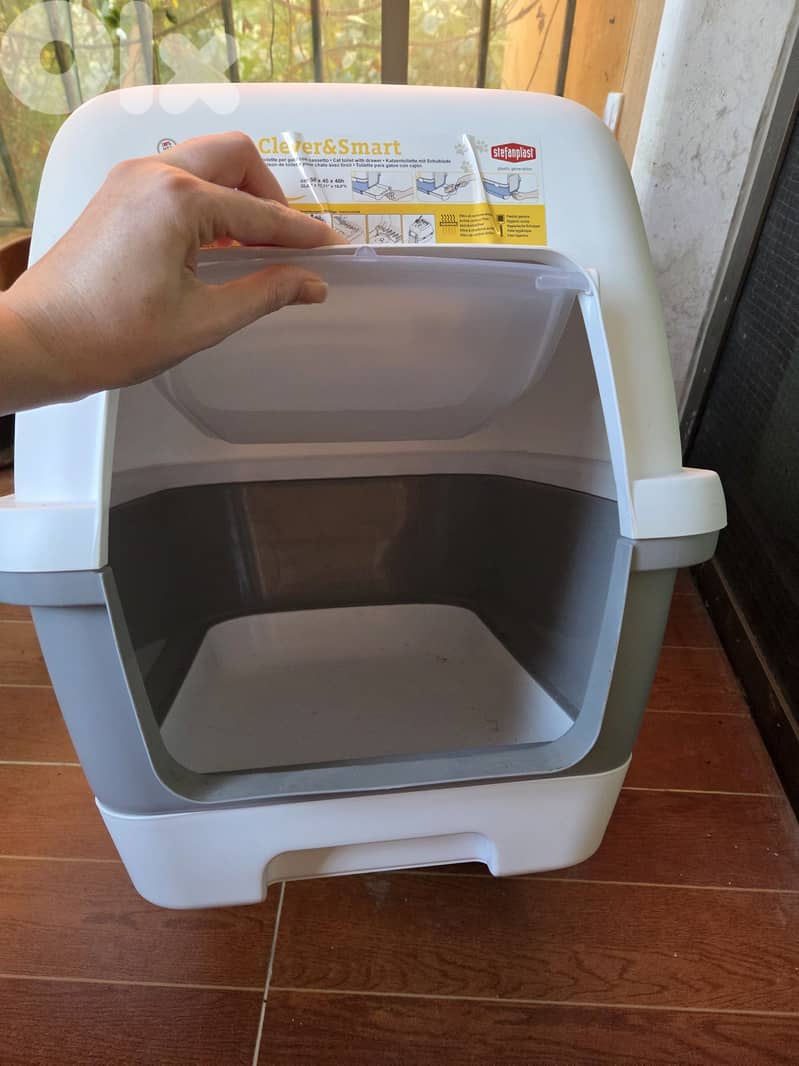 Cat litter box with drawer & litter scoop 5