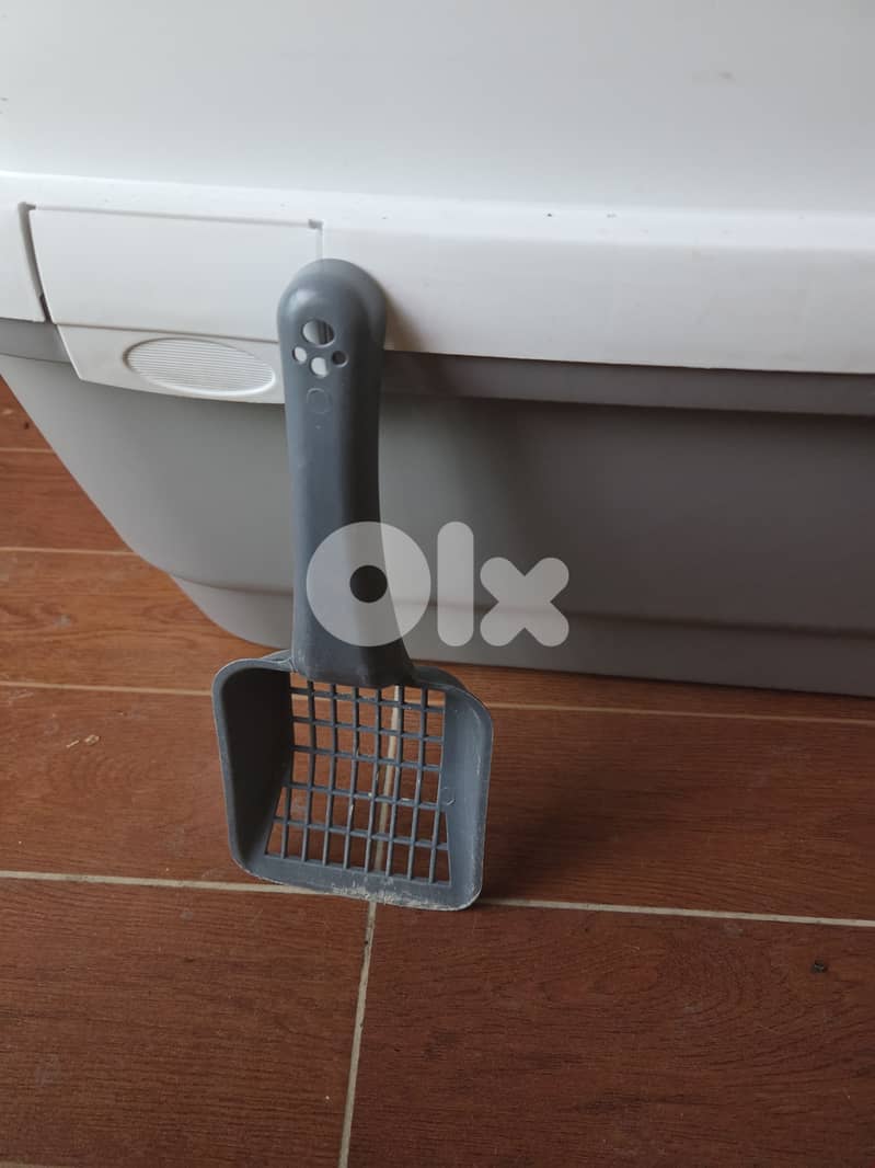 Cat litter box with drawer & litter scoop 7