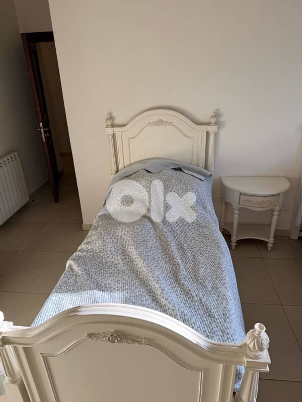 full white wooden bedroom 0