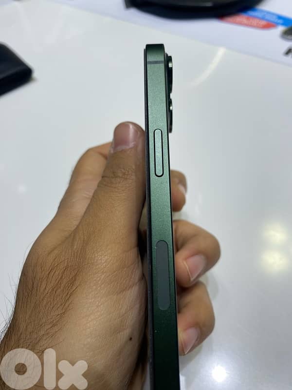 IPhone 13 128 gb battery 84% 4