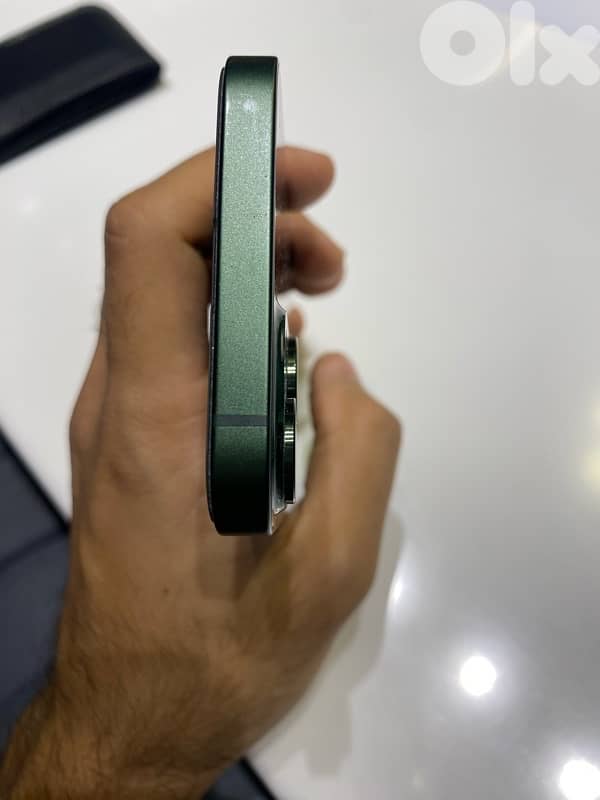 IPhone 13 128 gb battery 84% 6