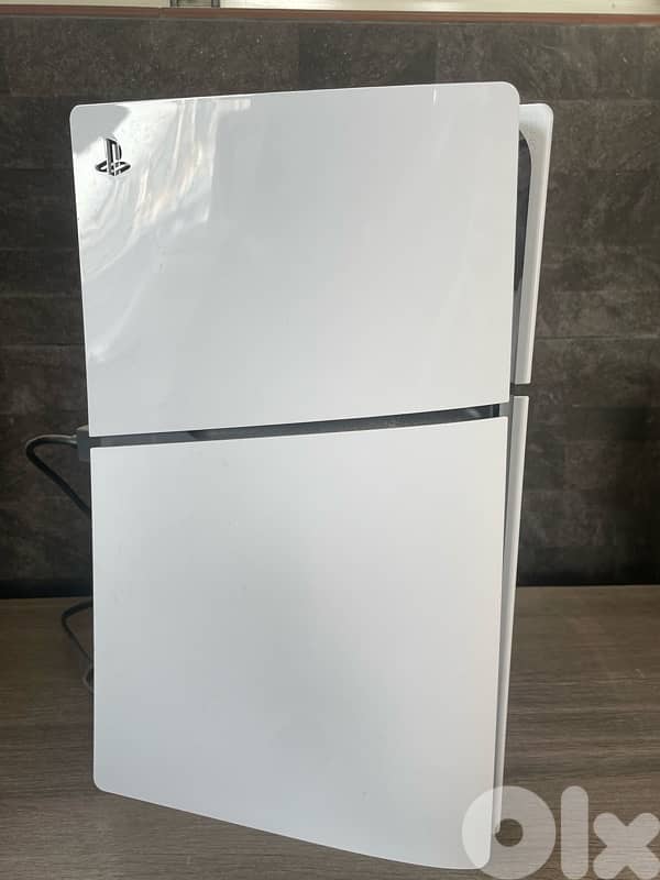 ps5 slim 1TB ! like new ! 3