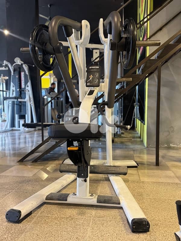 gym equipment - precor - low row 1