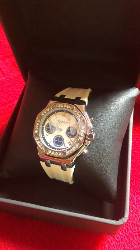 ساعة نسائية 0