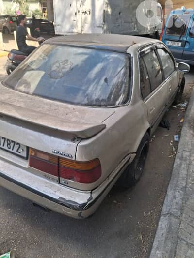 هوندا أكورد 1900