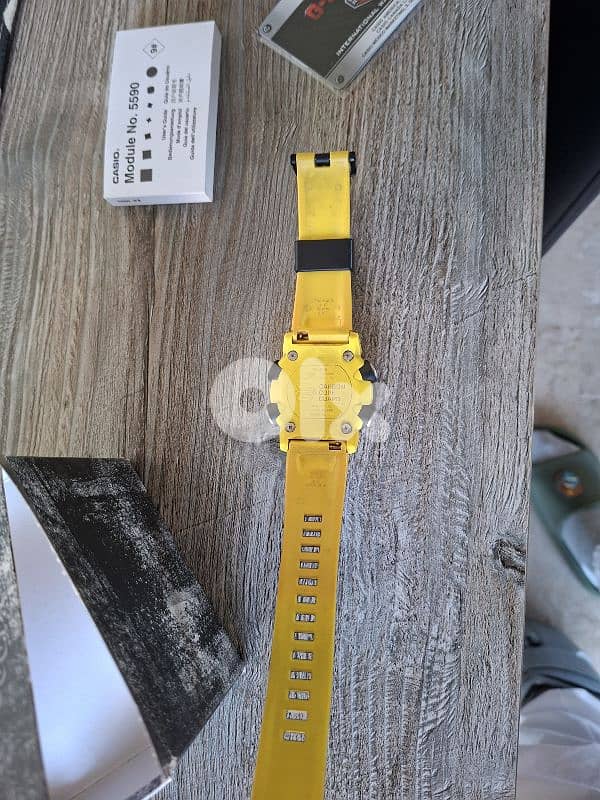 G-shock GA-2000 black yellow watch 7